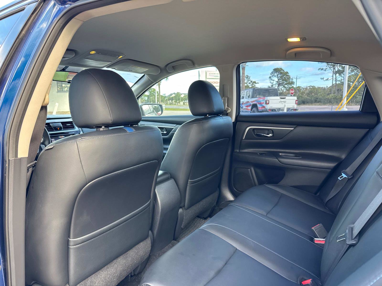 Used 2018 Nissan Altima 2.5 SR w/ SR Special Edition image 15