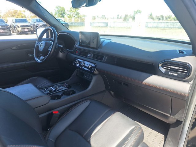 Used 2023 Honda Pilot TrailSport image 19