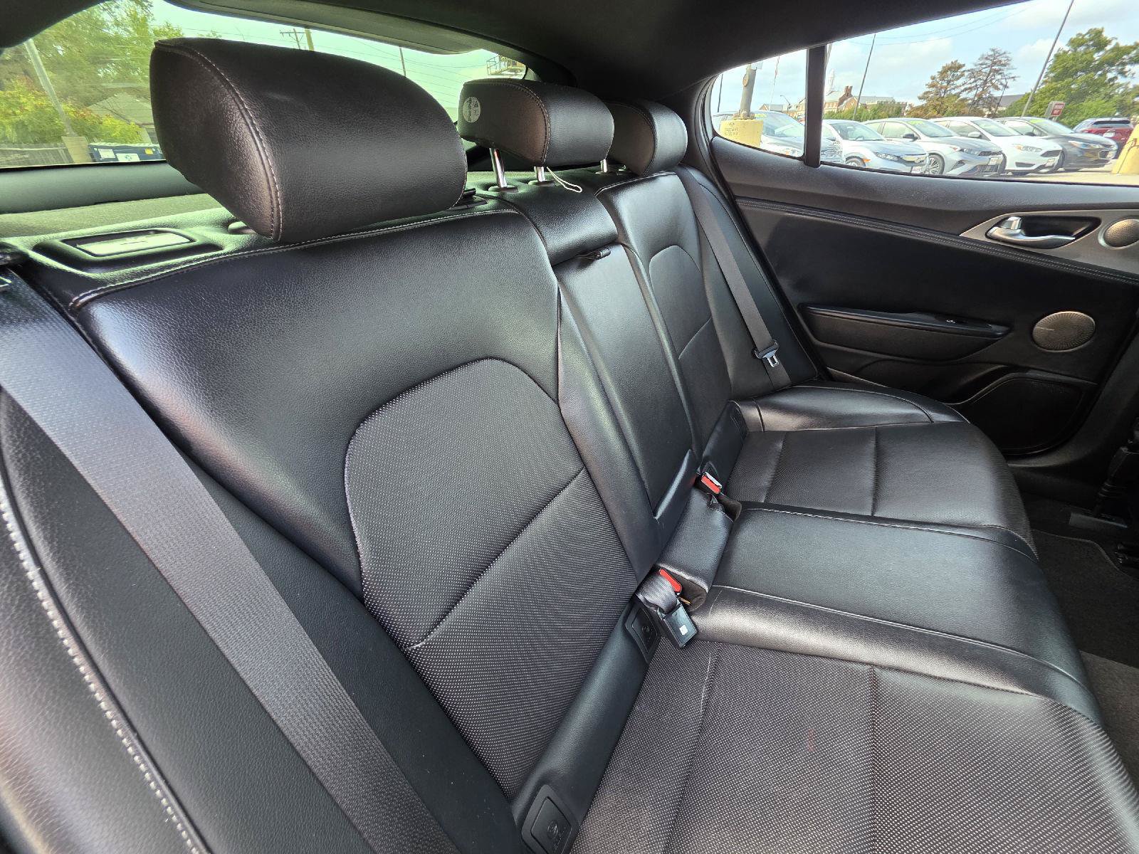 Used 2020 Kia Stinger GT1 AWD/4WD image 34