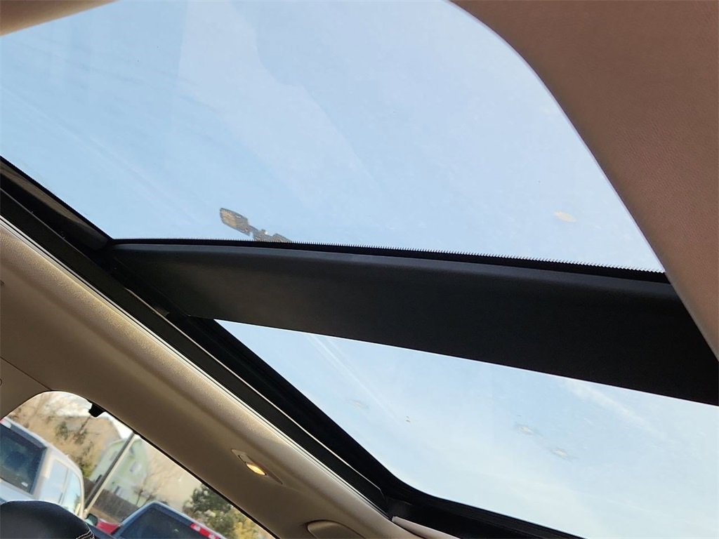 Used 2023 Nissan Rogue SL w/ SL Premium Package image 19