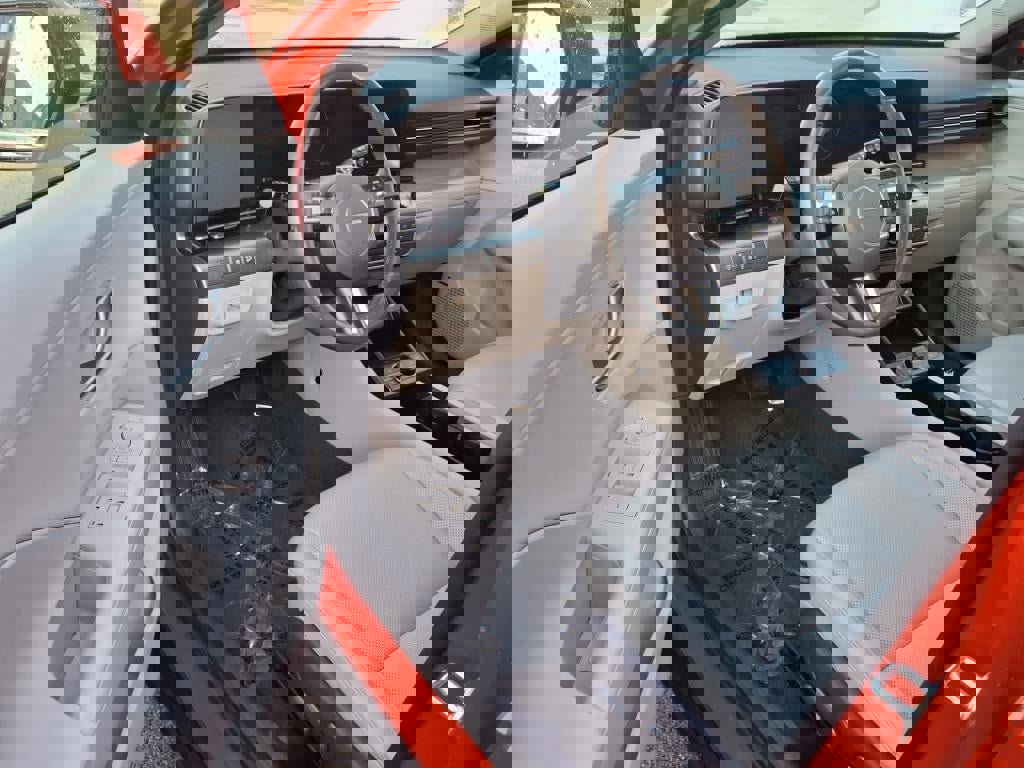 Used 2024 Hyundai Kona Limited image 6