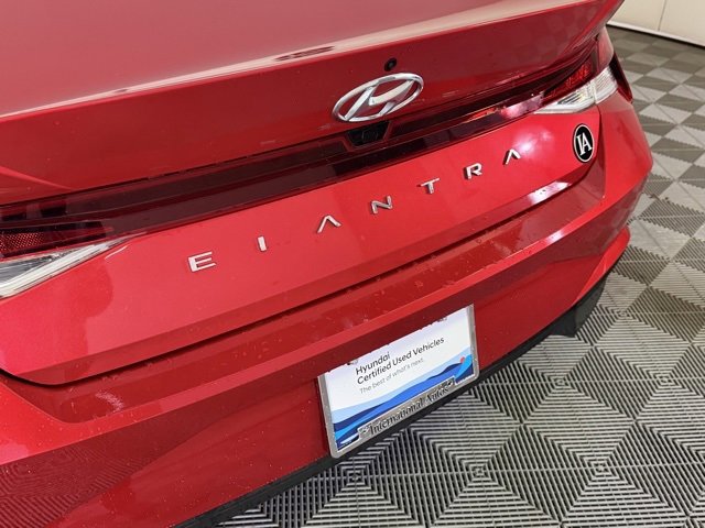 Certified 2021 Hyundai Elantra SEL w/ Convenience Package image 13