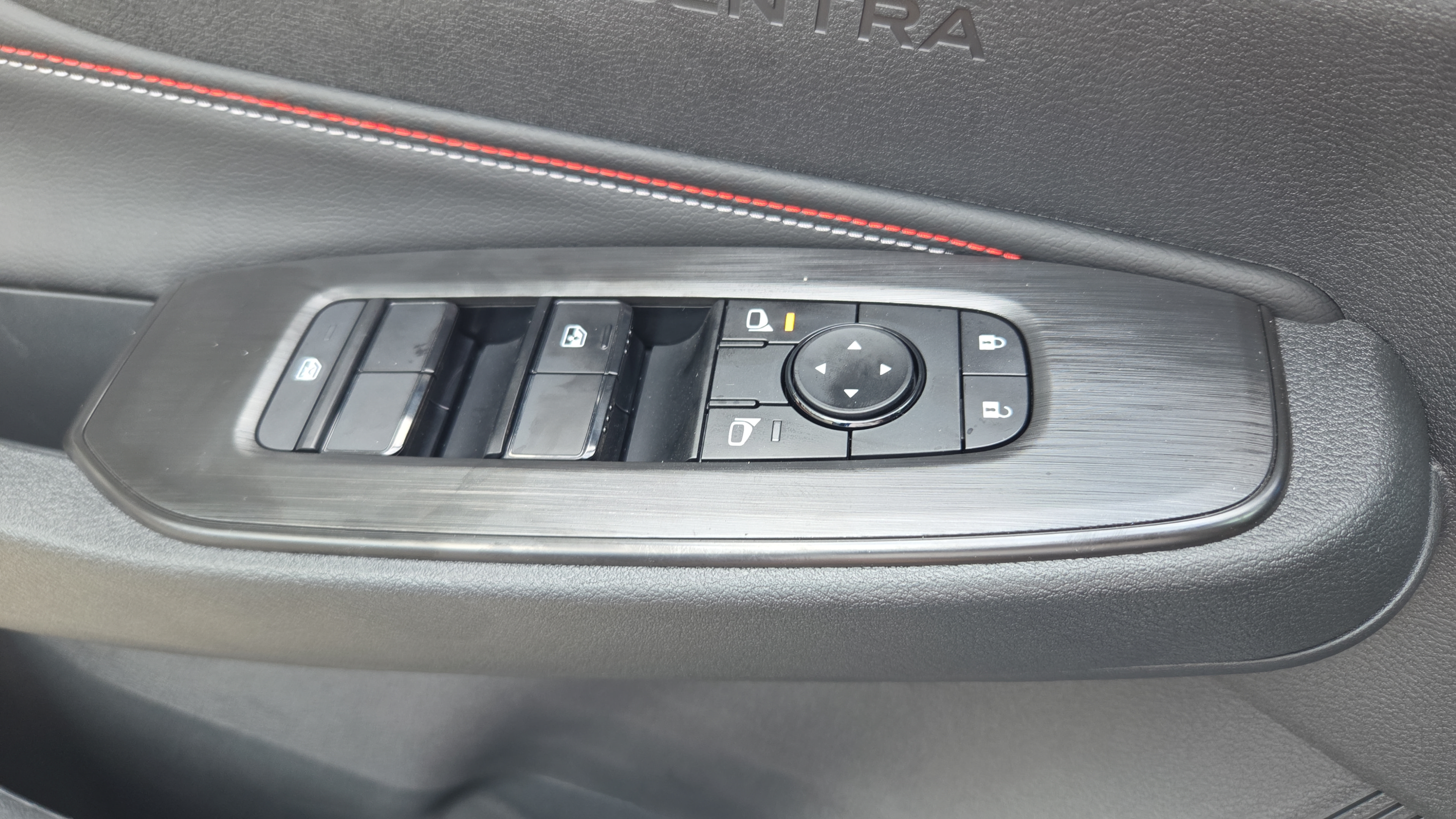 New 2027 Nissan Sentra SR w/ Floor Mat Package FWD image 29