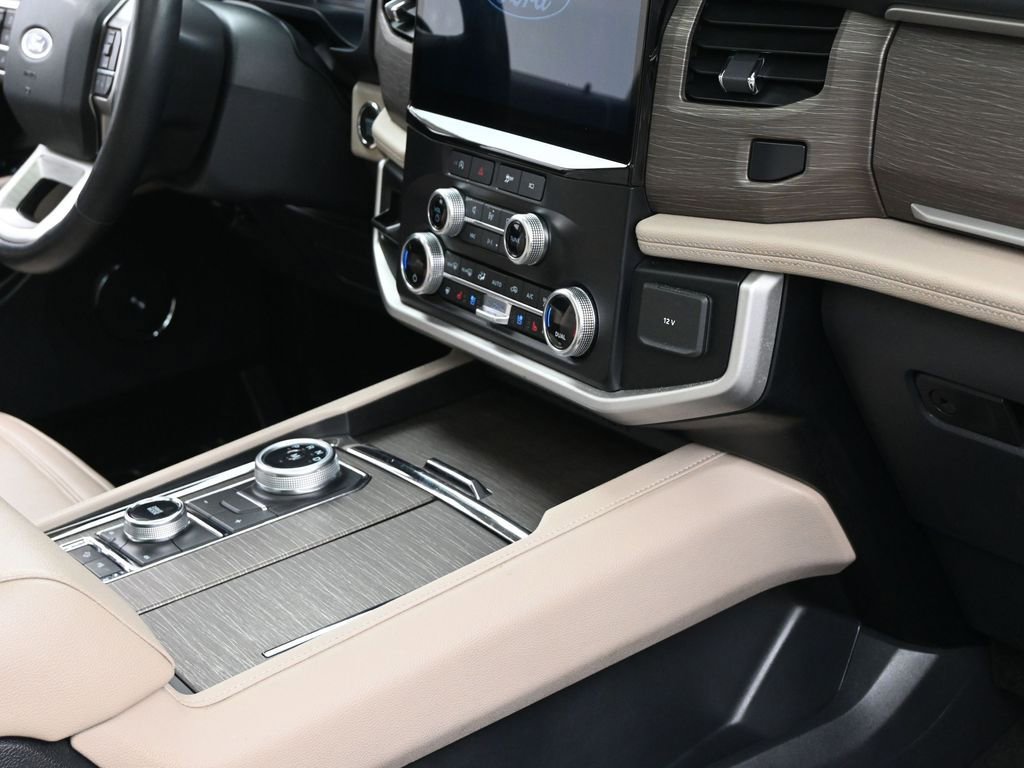 Used 2024 Ford Expedition Max Limited image 35