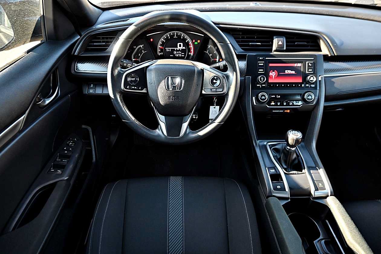 Used 2018 Honda Civic Sport image 12
