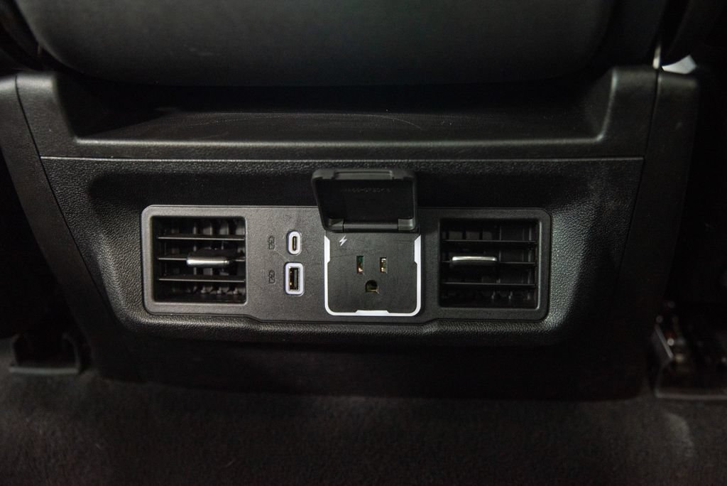 Used 2025 GMC Sierra 1500 SLT AWD/4WD image 18