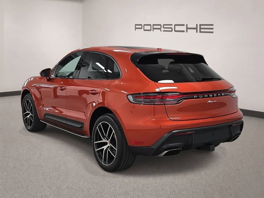Certified 2023 Porsche Macan AWD/4WD image 3