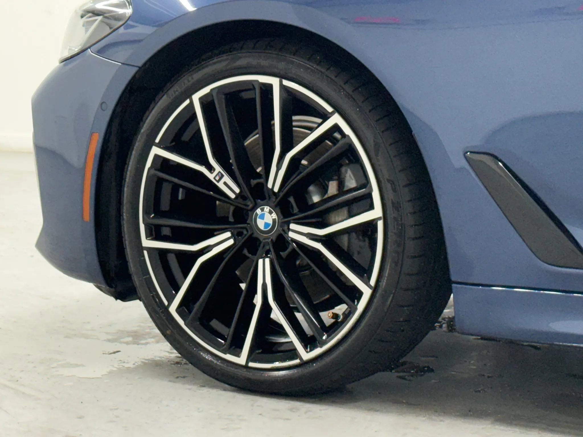 Used 2022 BMW 530i w/ M Sport Package RWD image 39