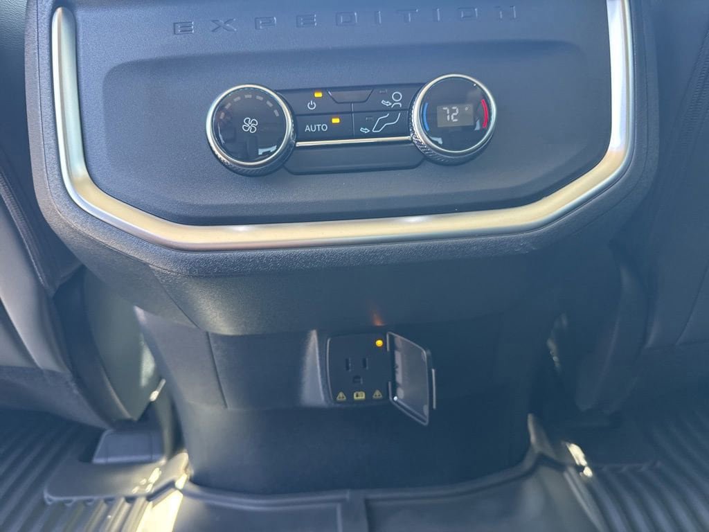 New 2026 Ford Expedition Active image 22