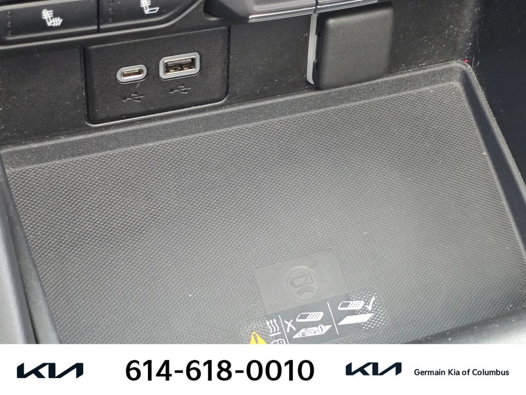 Used 2021 Chevrolet Tahoe RST w/ Luxury Package AWD/4WD image 33