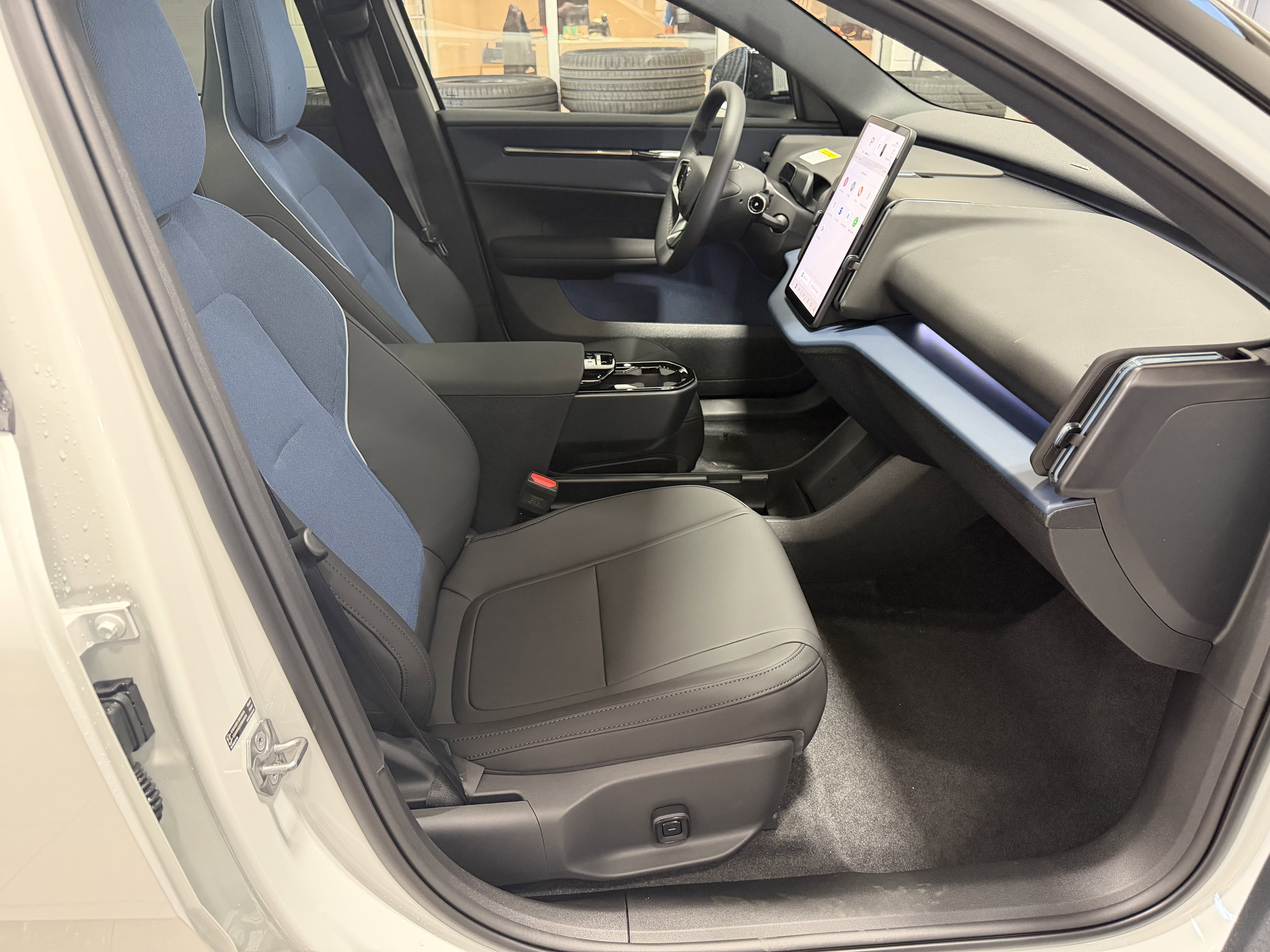 New 2026 Volvo EX30 Cross Country Ultra w/ Protection Package Premier image 22