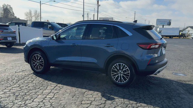 Used 2024 Ford Escape SE image 6