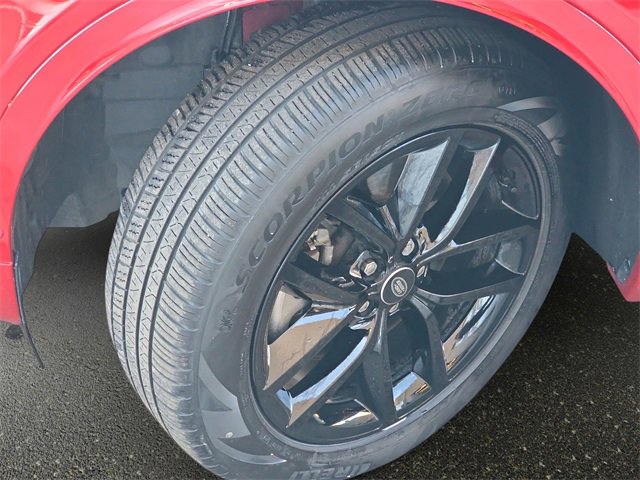 Used 2025 Land Rover Discovery Sport S image 34