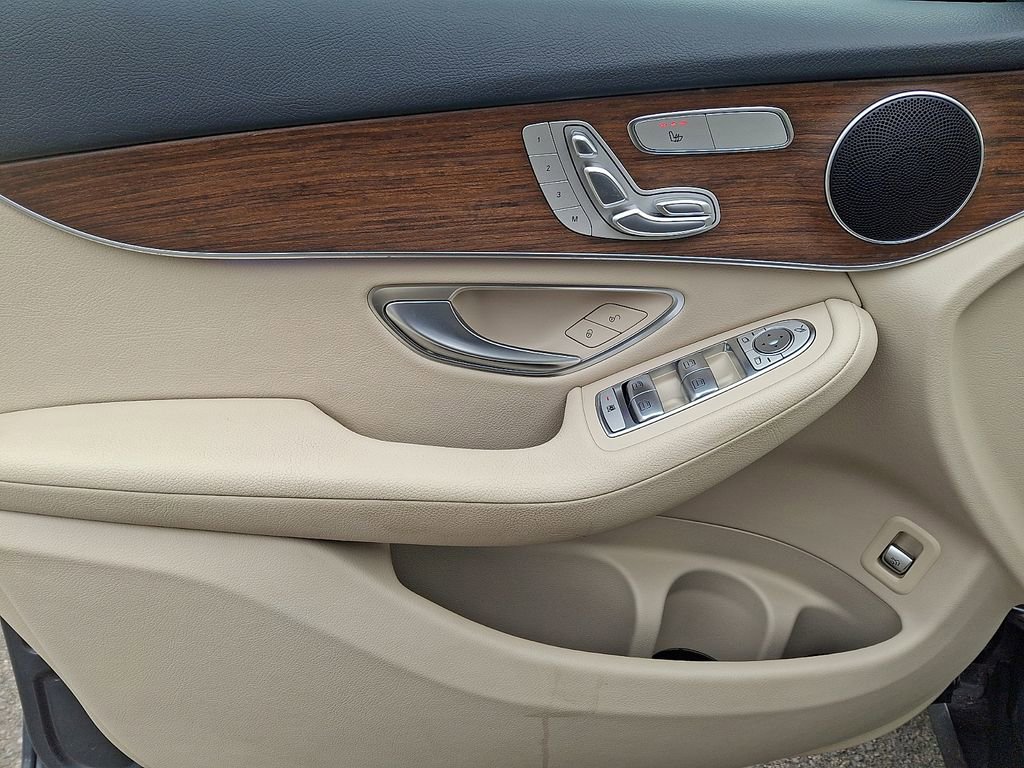 Used 2022 Mercedes-Benz GLC 300 4MATIC image 12