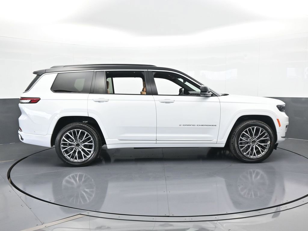 Used 2025 Jeep Grand Cherokee L Summit w/ Luxury Tech Group V image 7