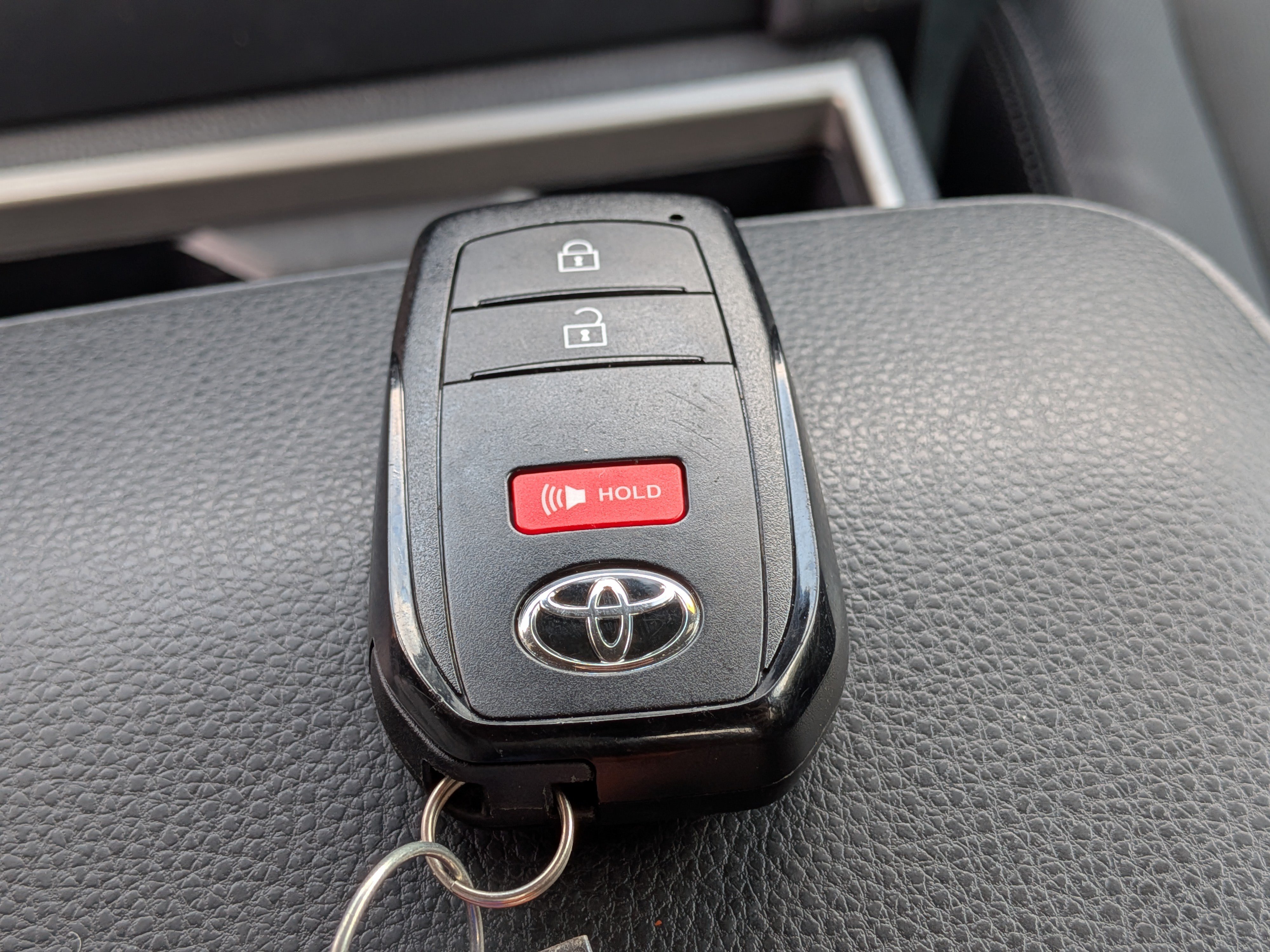 Used 2024 Toyota Tacoma SR5 AWD/4WD image 32