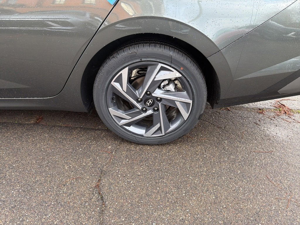 New 2025 Hyundai Elantra Sport image 11