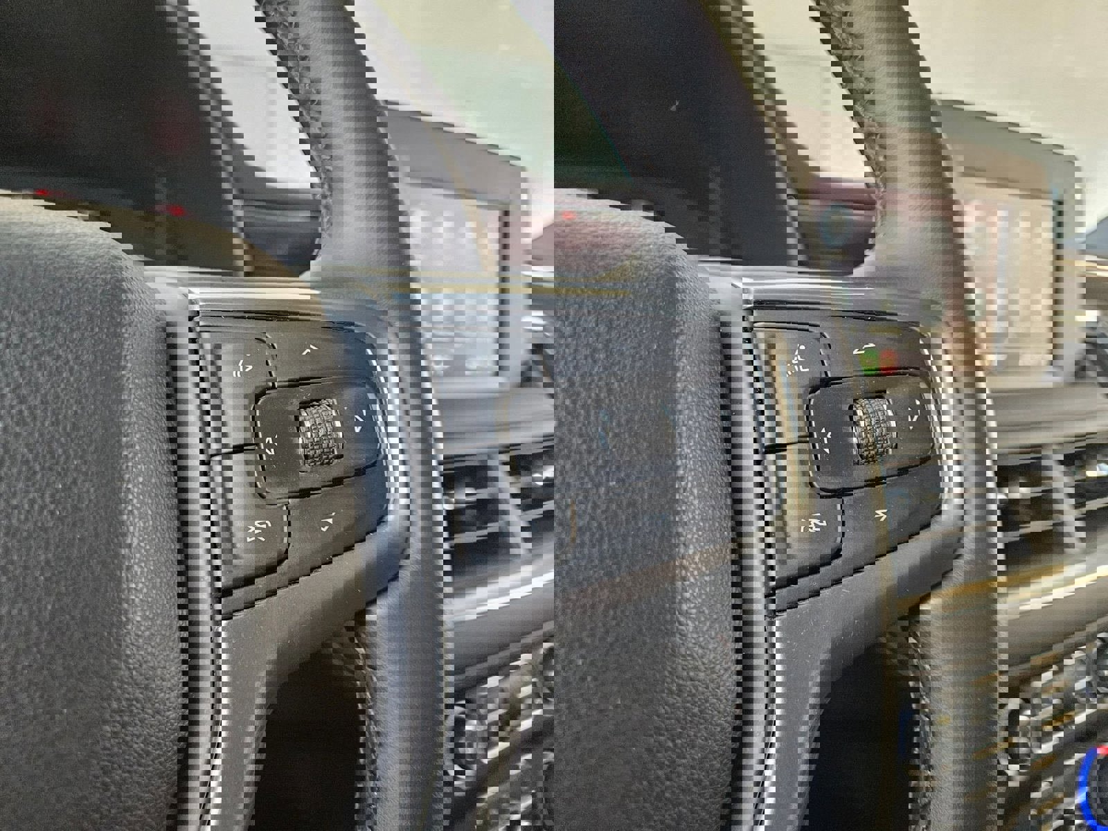 Used 2024 Chevrolet Tahoe LS image 13