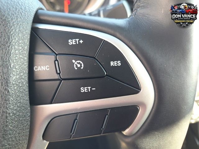 Used 2018 Jeep Cherokee Limited FWD image 11