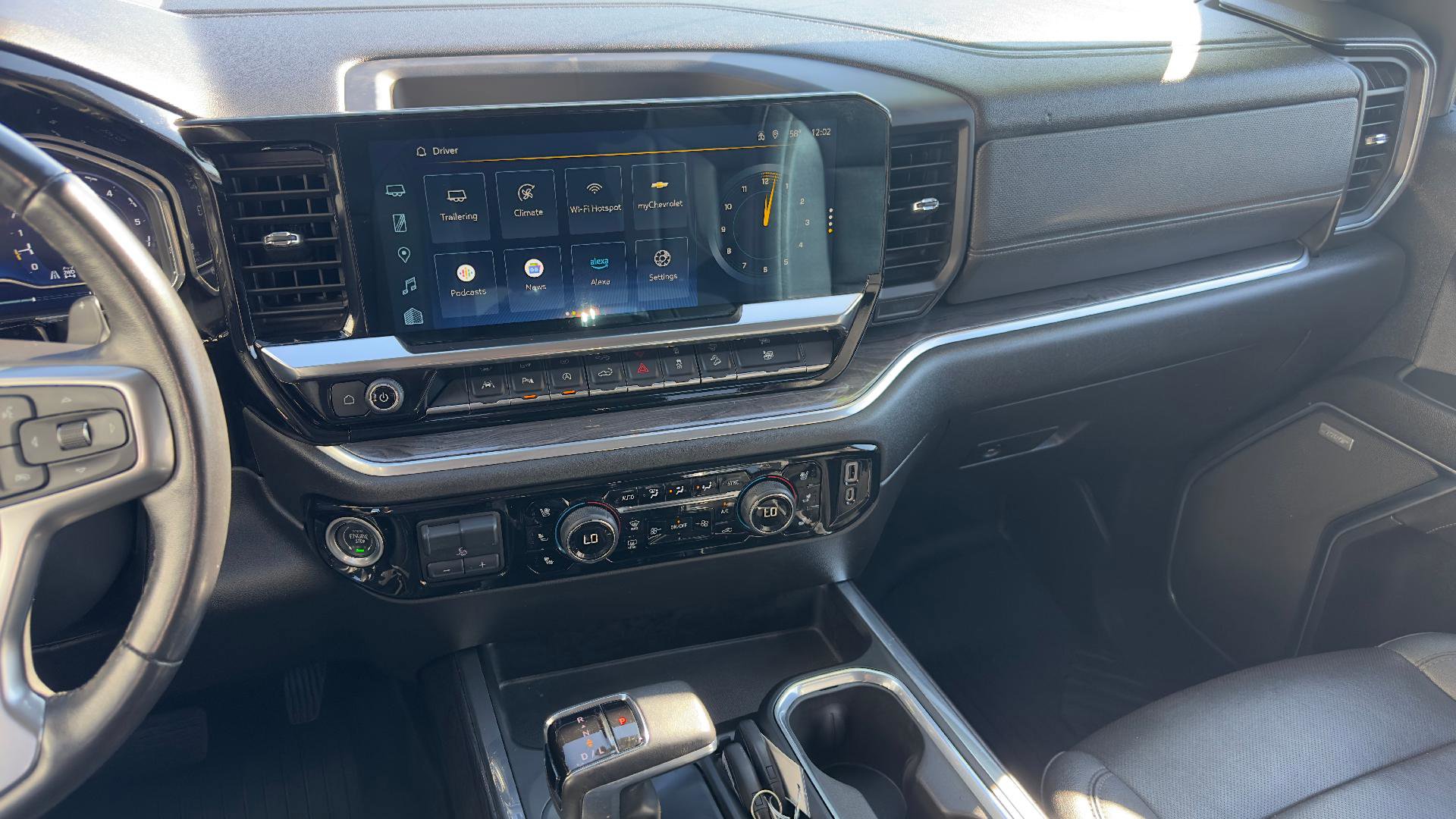 Used 2022 Chevrolet Silverado 1500 LTZ AWD/4WD image 10