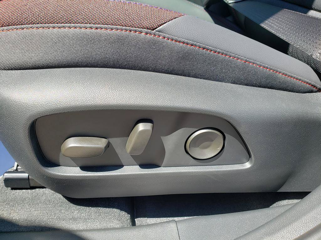 New 2026 Chevrolet Equinox RS w/ Convenience Package III FWD image 25