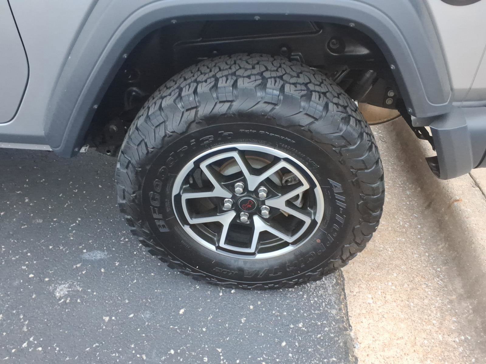 Used 2019 Jeep Wrangler Sport image 6