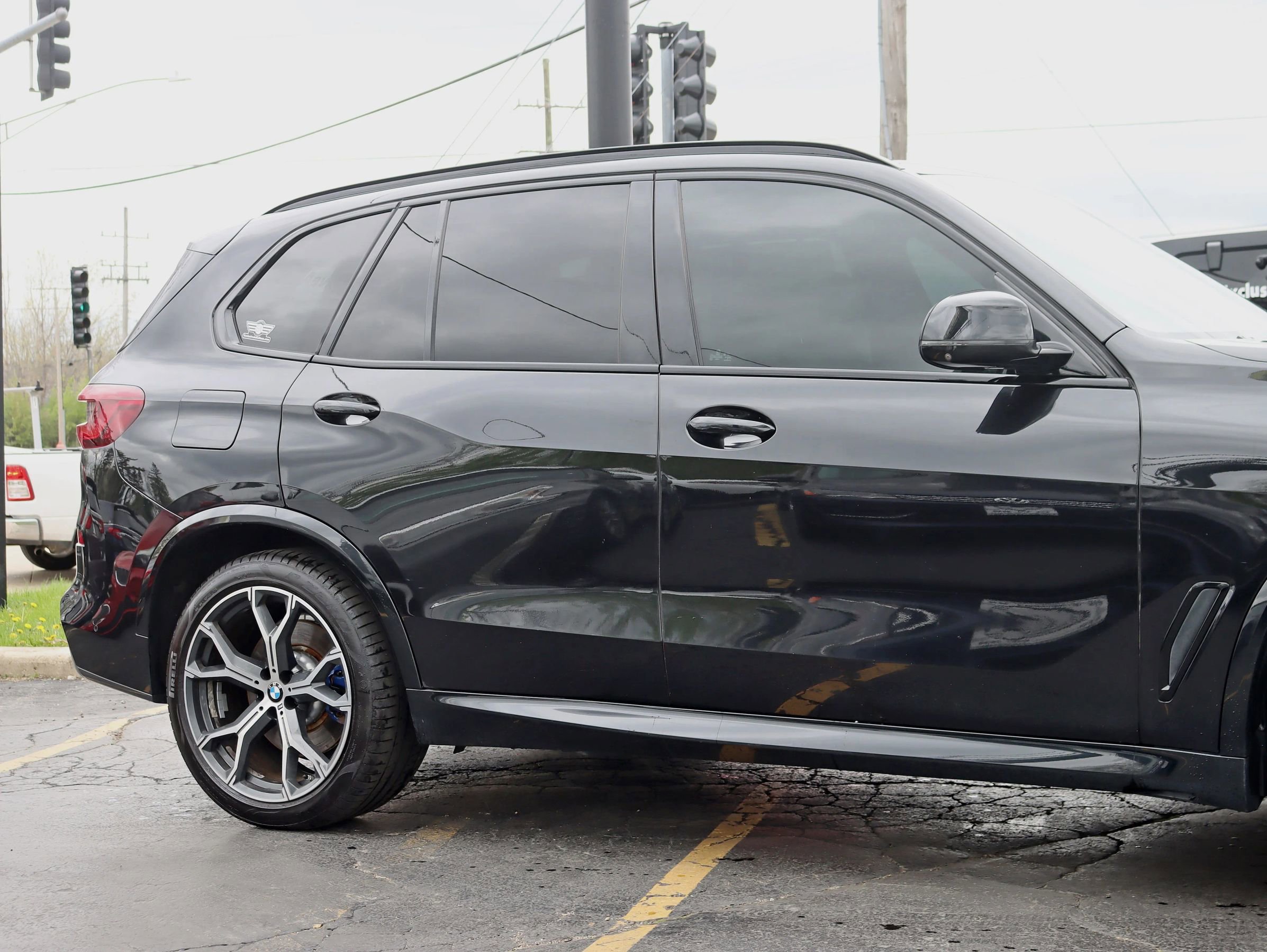 Used 2020 BMW X5 M50i AWD/4WD image 4