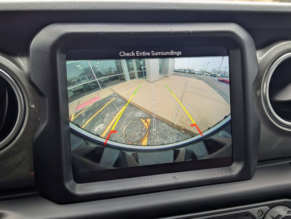 Used 2018 Jeep Wrangler Unlimited Sahara image 17