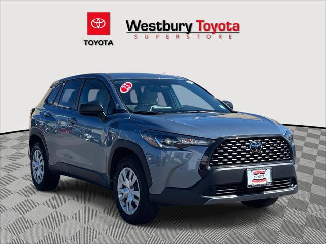 Certified 2023 Toyota Corolla Cross L image 1