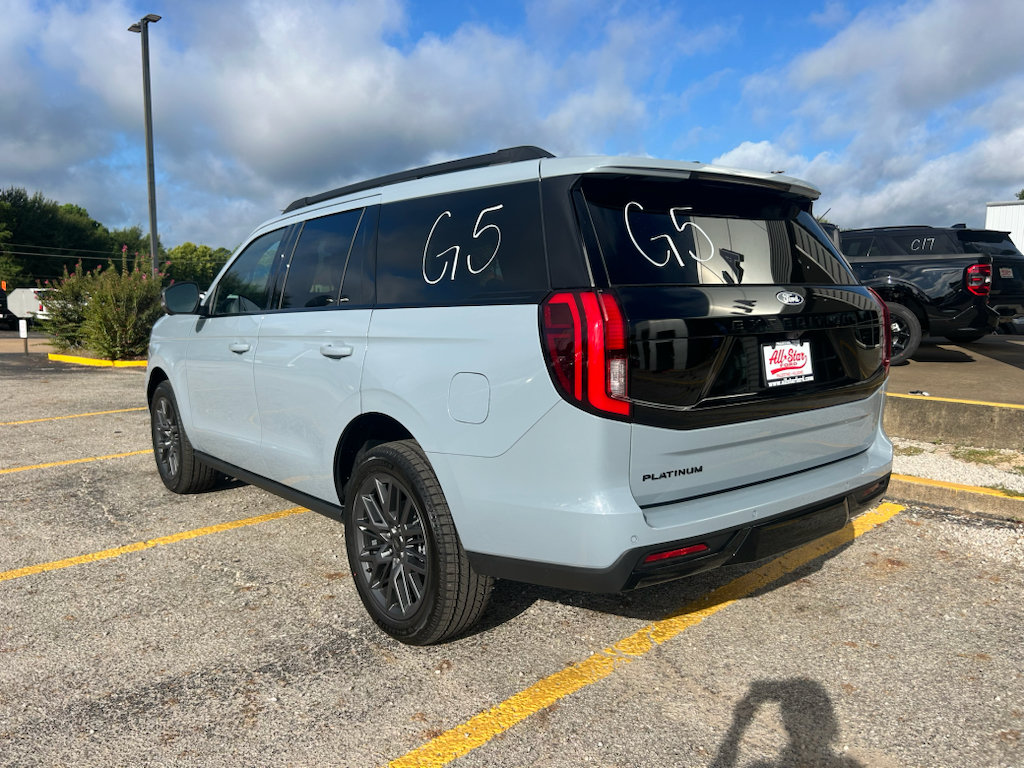New 2027 Ford Expedition Platinum w/ Stealth Appearance Package RWD image 7