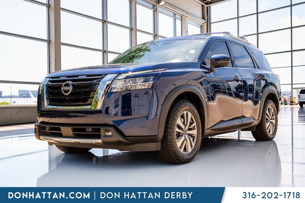 Used 2023 Nissan Pathfinder SL AWD/4WD image 1