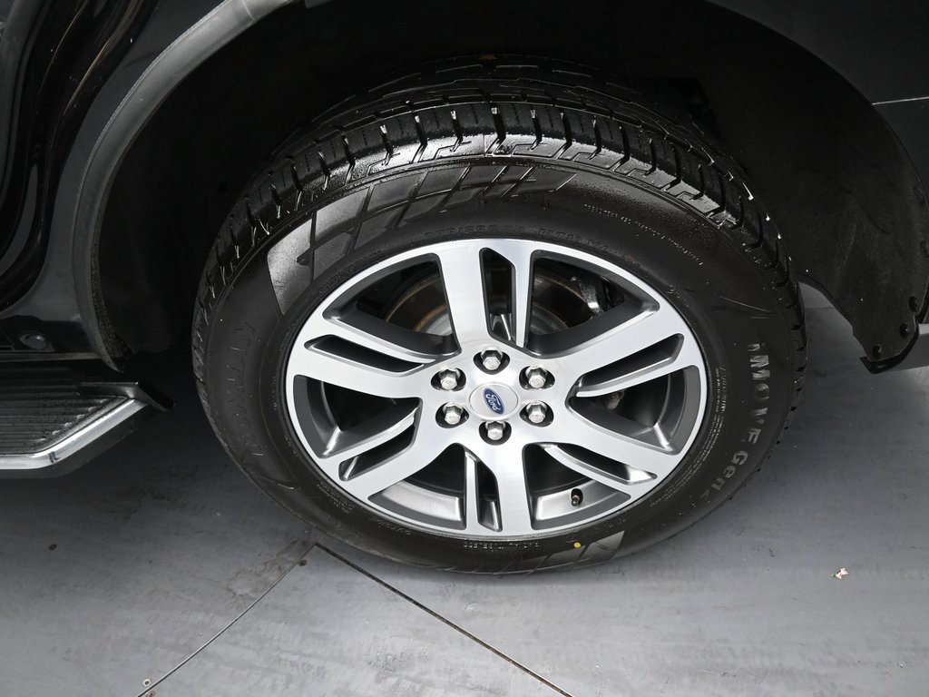 Used 2023 Ford Expedition Limited image 47