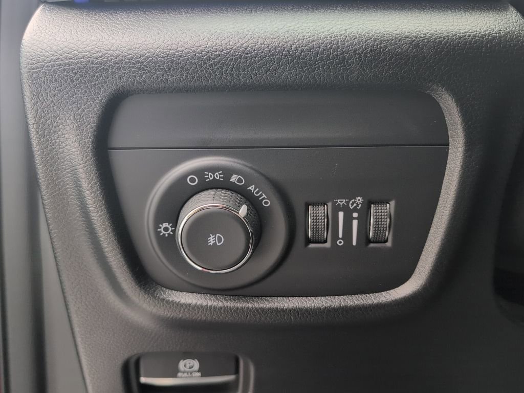 Used 2023 Jeep Grand Cherokee Overland image 29