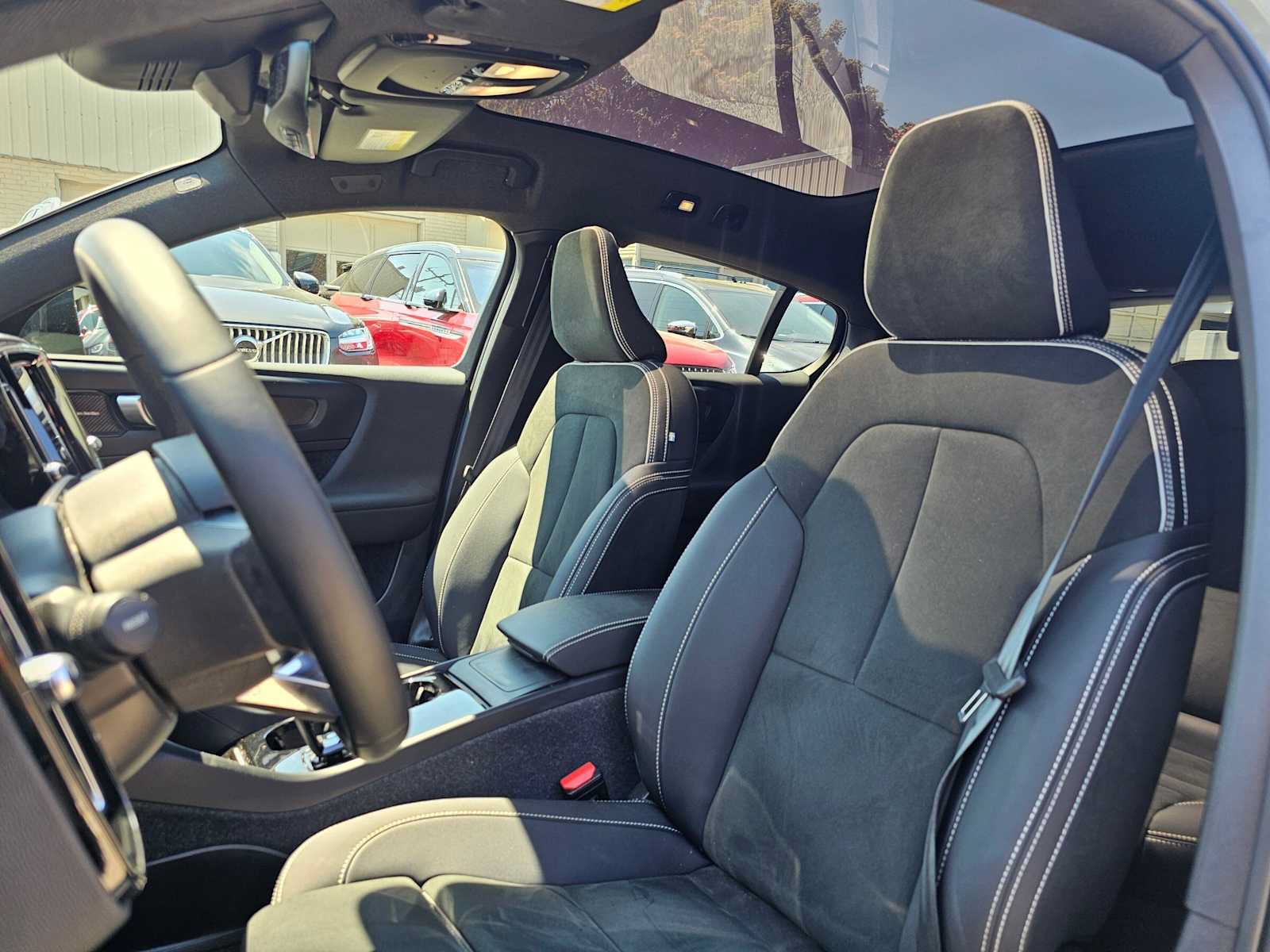 Certified 2023 Volvo C40 P8 Recharge Ultimate w/ Protection Package Premier AWD/4WD image 22