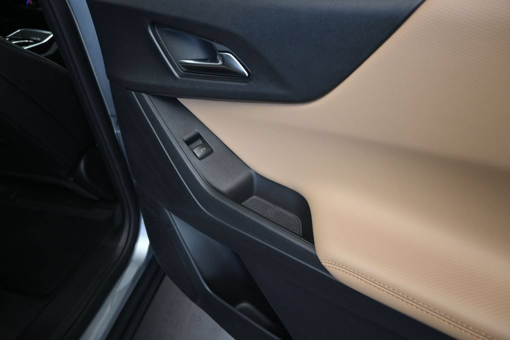 New 2026 Chevrolet Equinox ACTIV w/ Convenience Package III FWD image 21