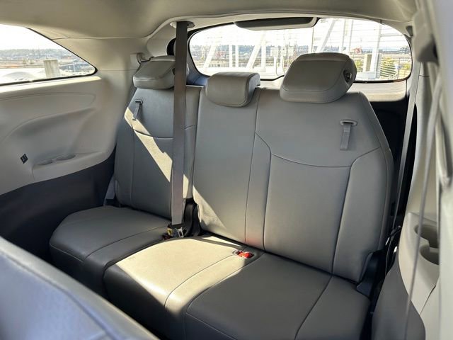 Used 2023 Toyota Sienna XLE image 13