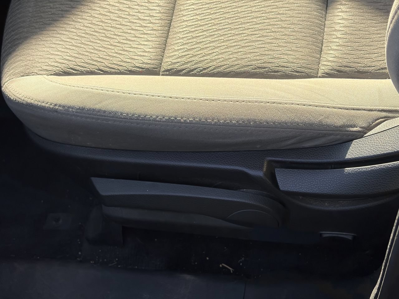 Used 2017 Hyundai Santa Fe Sport w/ Cargo Package FWD image 11