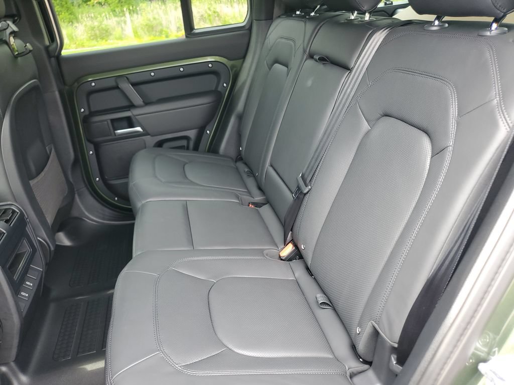New 2026 Land Rover Defender 110 X-Dynamic SE AWD/4WD image 28