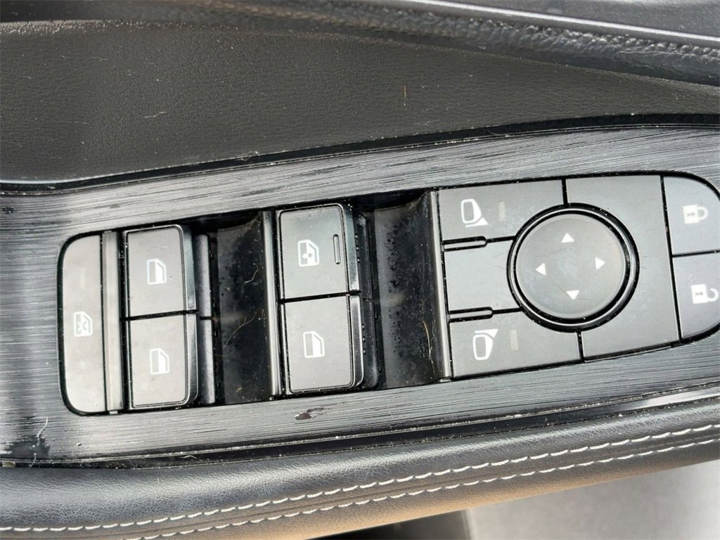 Used 2022 Nissan Rogue SV image 15