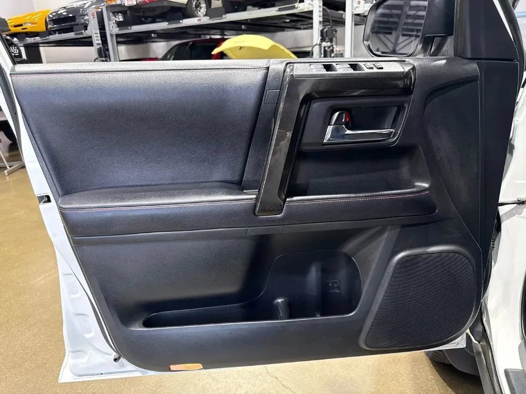 Used 2019 Toyota 4Runner TRD Off-Road AWD/4WD image 11