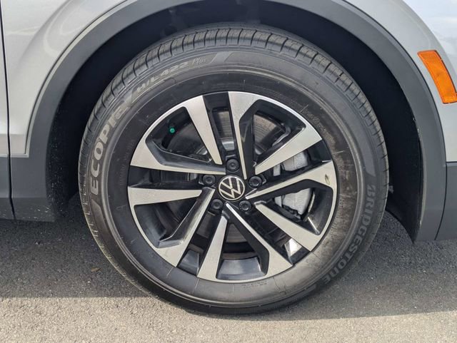 Used 2024 Volkswagen Tiguan S image 11