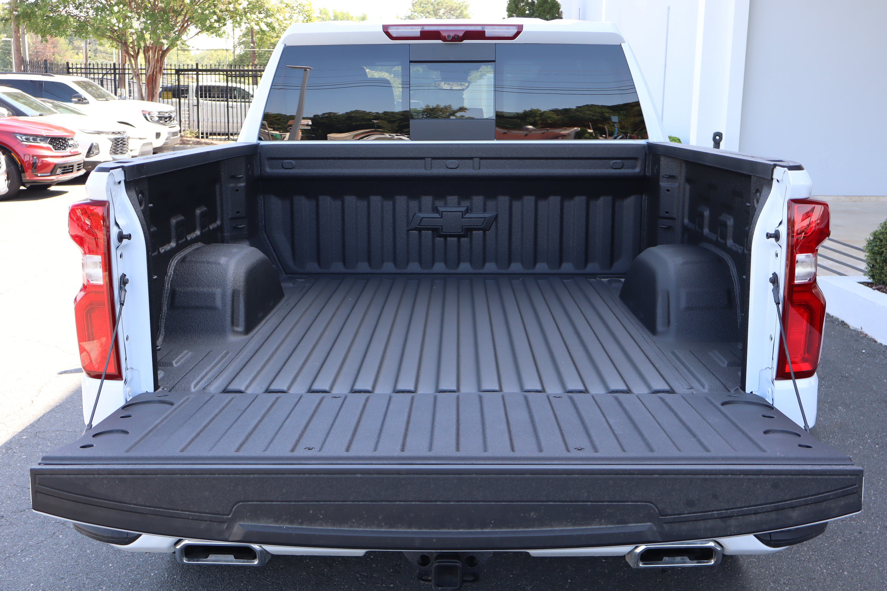 New 2026 Chevrolet Silverado 1500 High Country w/ High Country Premium Package AWD/4WD image 9