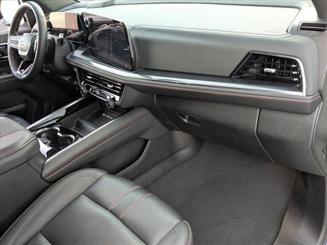 Used 2025 Chevrolet Suburban RST RWD image 22