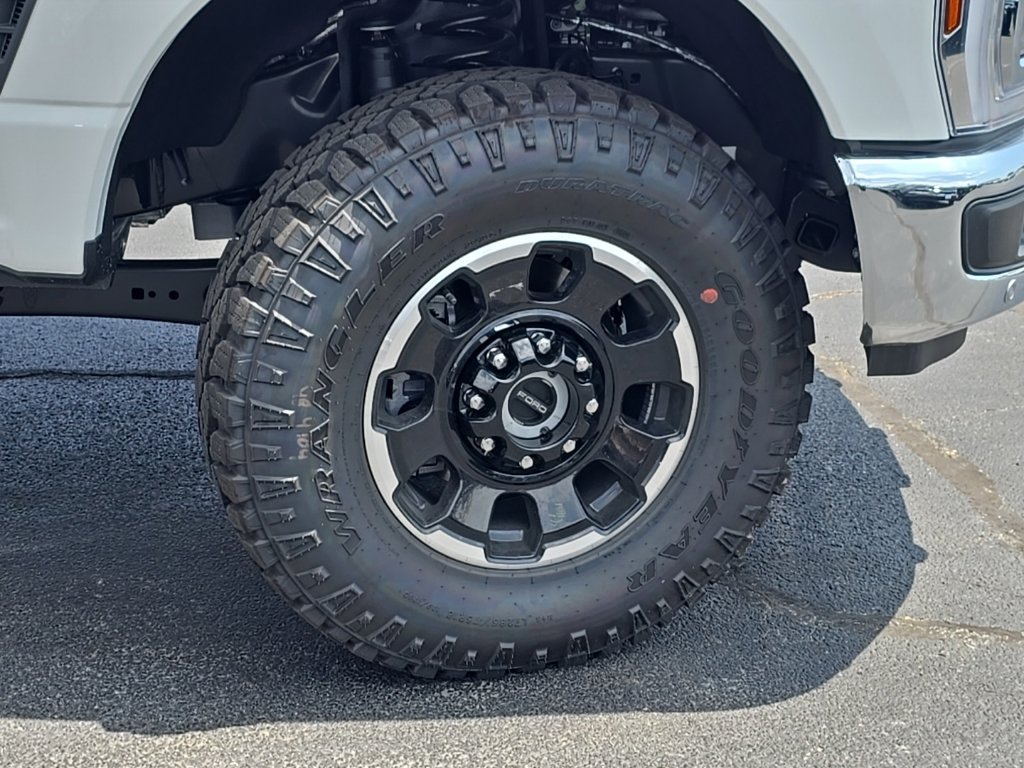 New 2026 Ford F350 4x4 Crew Cab Super Duty image 58
