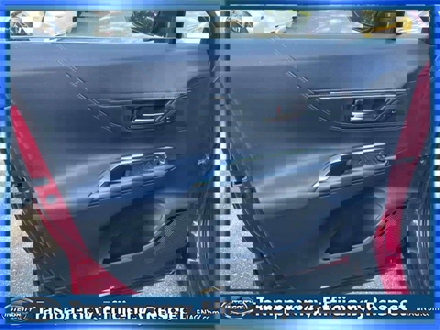 Used 2023 Toyota Venza Limited image 16