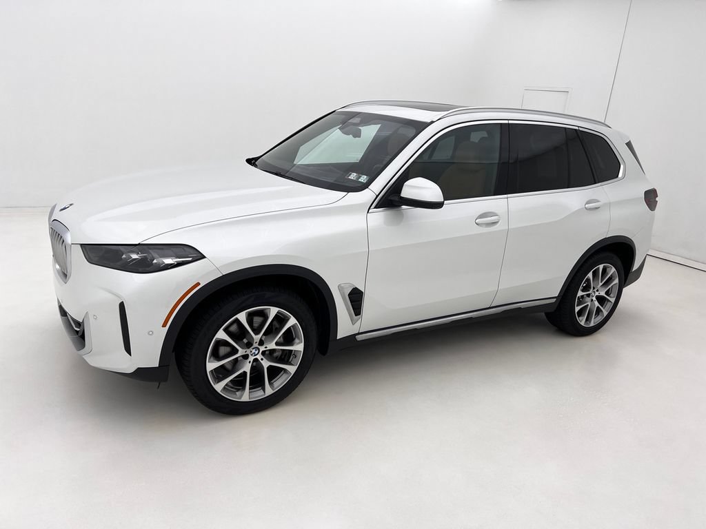 Certified 2024 BMW X5 xDrive40i w/ Parking Assistance Package AWD/4WD image 5