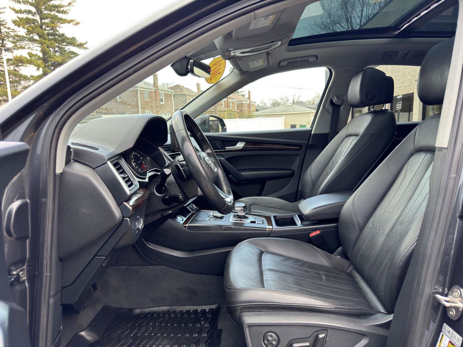 Used 2019 Audi Q5 2.0T Premium w/ Convenience Package AWD/4WD image 18