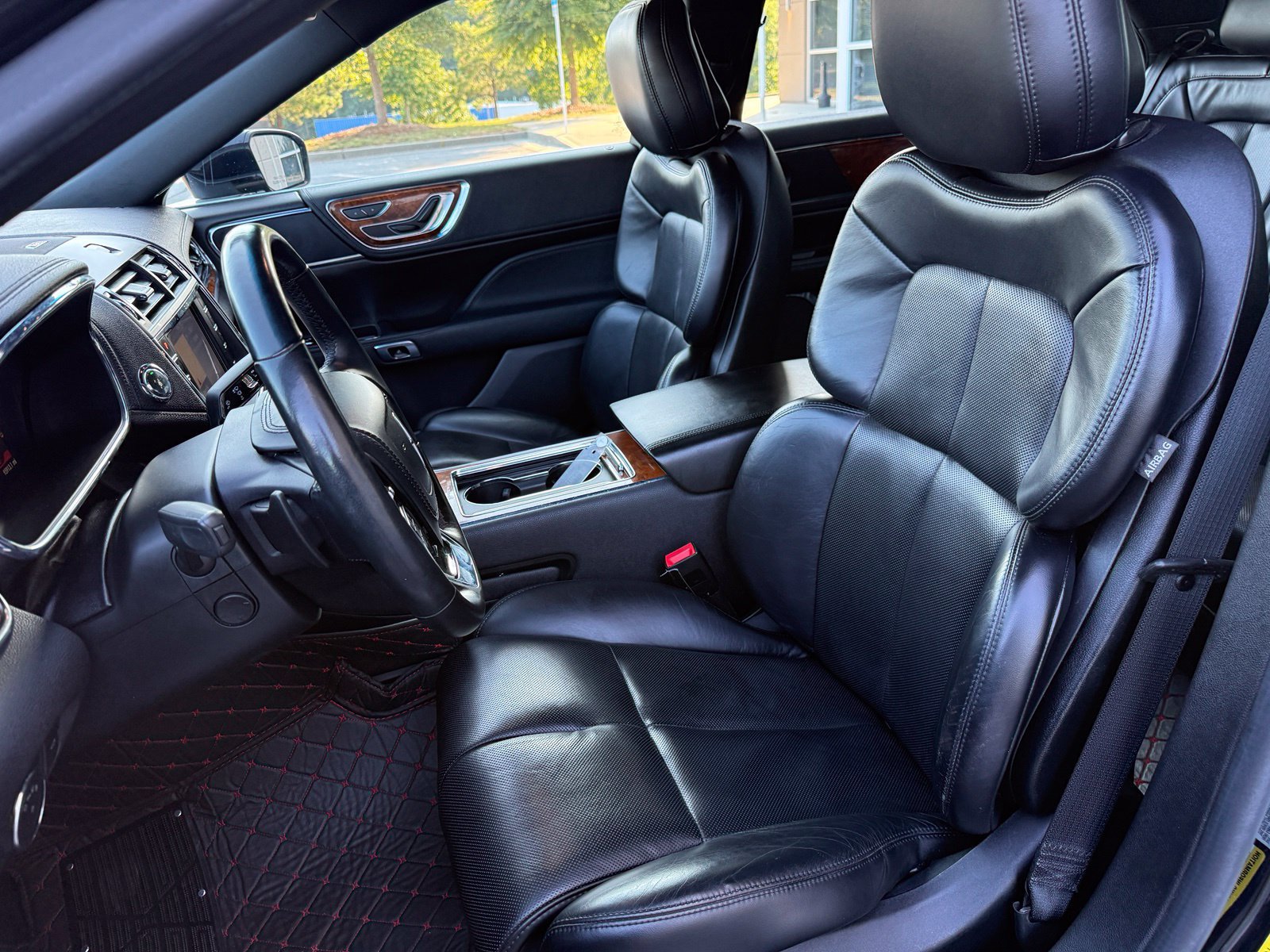Used 2020 Lincoln Continental AWD w/ Premium Package image 36