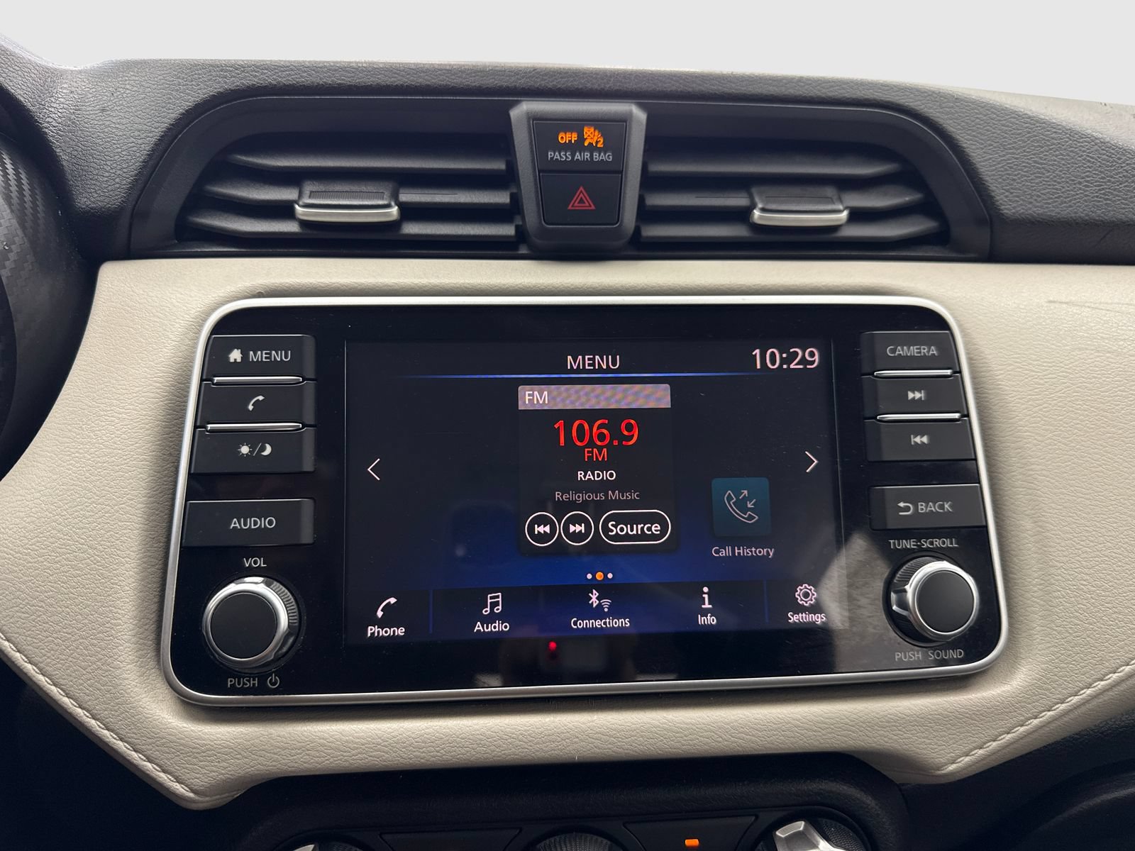 Used 2021 Nissan Versa SV FWD image 24