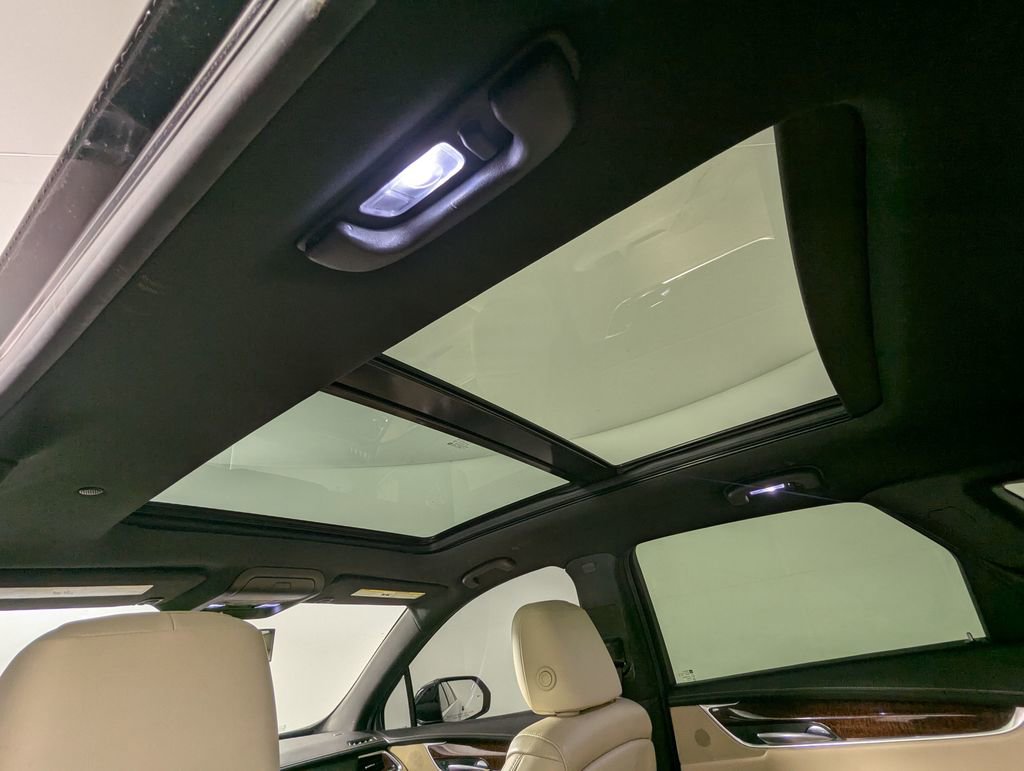 Used 2019 Cadillac XT5 Luxury AWD/4WD image 17